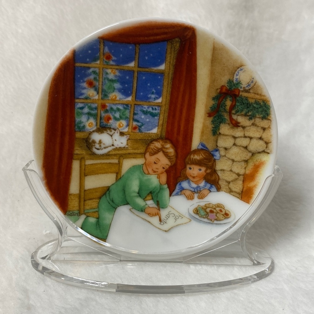 Hallmark Keepsake Vintage 1990 Cookies for Santa Collector’s Plate Ornament